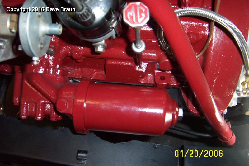 MGTD15470/Engine XPAG TD2 15613/Installation/oil filter screws on by